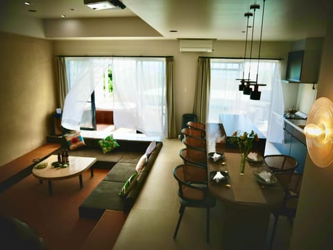 TV and multimedia, Living room, Seating area, Dining area, air conditioner