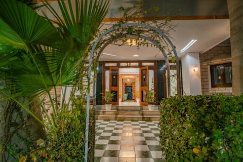 Facade/entrance