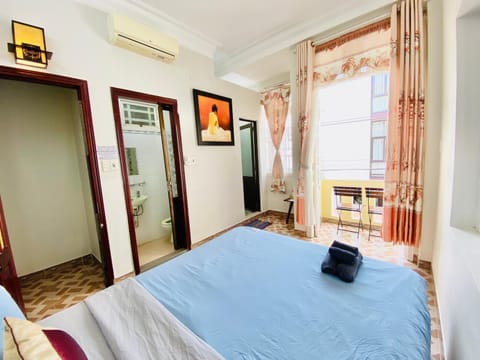 Bed, Photo of the whole room, Bedroom, air conditioner