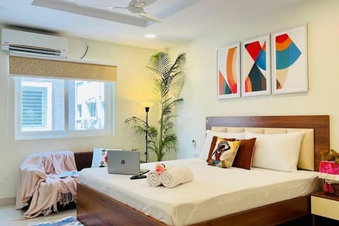 Bed, Photo of the whole room, Bedroom, air conditioner