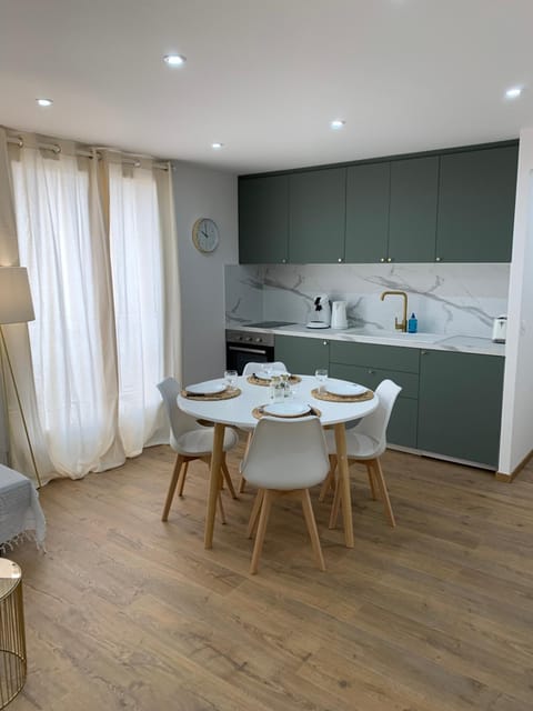 Kitchen or kitchenette, Living room, Dining area, stove