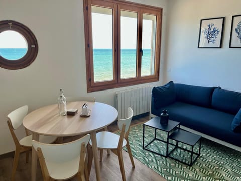 Natural landscape, Living room, Dining area, Sea view