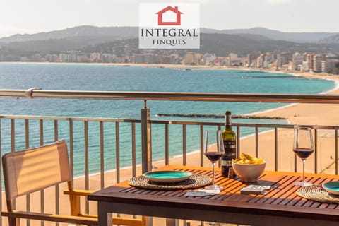 Off site, Balcony/Terrace, Balcony/Terrace, Food, Sea view, Sea view