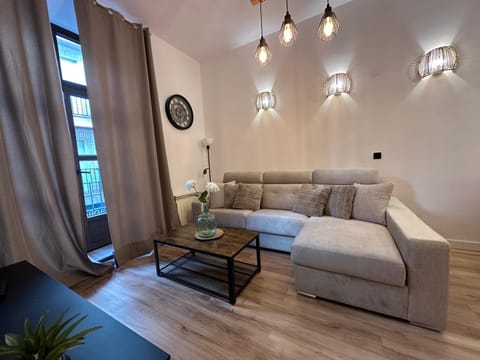 Living room, Photo of the whole room, Seating area