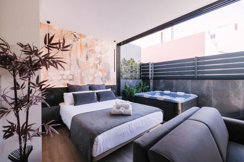 Hot Tub, Bedroom