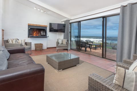 BBQ facilities, TV and multimedia, Living room, Sea view, flat iron
