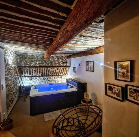 Hot Tub, Spa and wellness centre/facilities, Spa and wellness centre/facilities