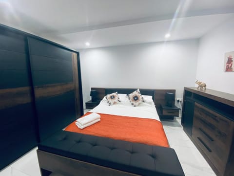 Bed, Photo of the whole room, Bedroom, towels, wardrobe