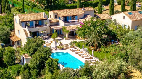 BBQ facilities, Library, Garden view, Pool view, Sea view, Swimming pool, sunbed
