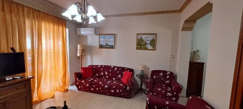 TV and multimedia, Seating area