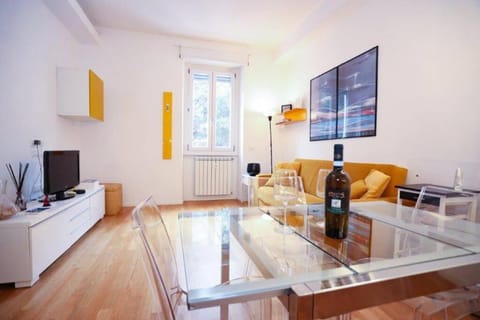 TV and multimedia, Seating area, Dining area, Evening entertainment