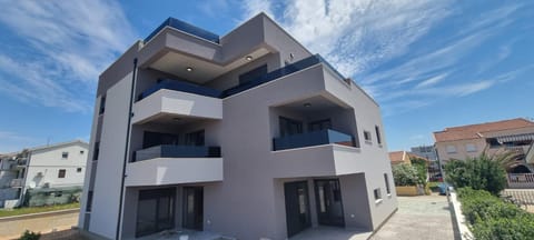 Property building, Day