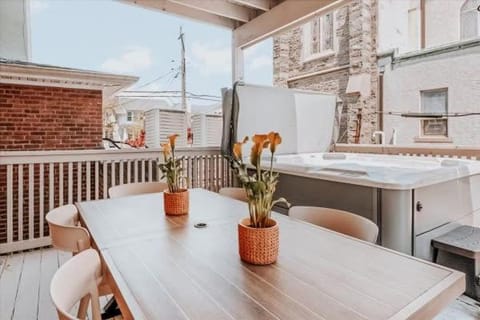 Hot Tub, Balcony/Terrace, Seating area, Dining area