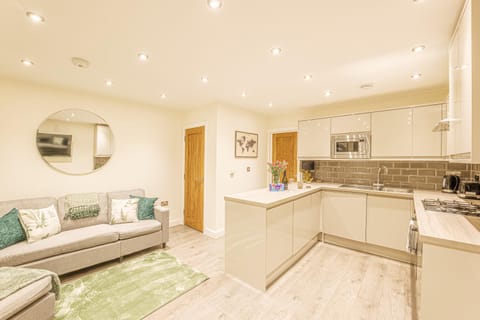 Kitchen or kitchenette, Living room