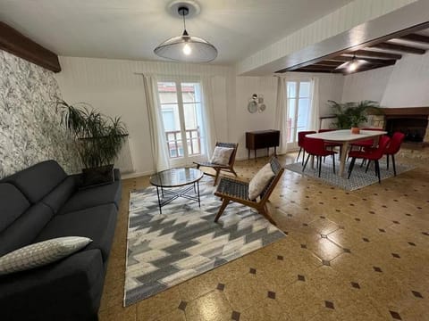 Seating area, Dining area