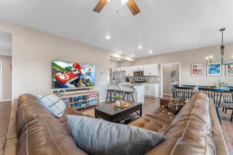 TV and multimedia, Living room, Seating area
