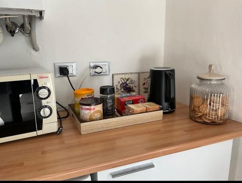 Coffee/tea facilities, Kitchen or kitchenette, Food and drinks, minibar