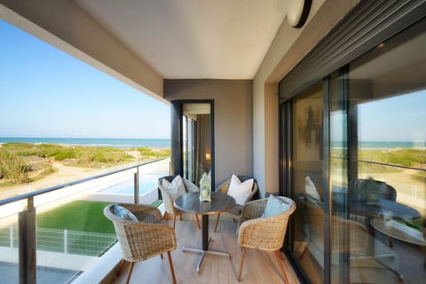 Natural landscape, View (from property/room), Balcony/Terrace, Pool view, Sea view, Swimming pool