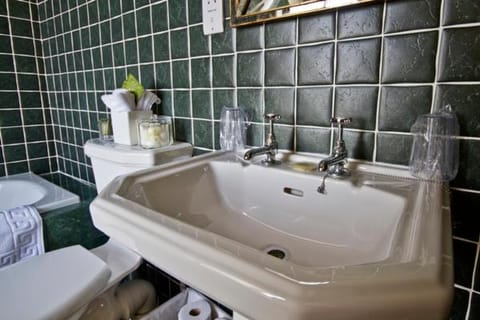 Loch Gorm House Bed and Breakfast in England