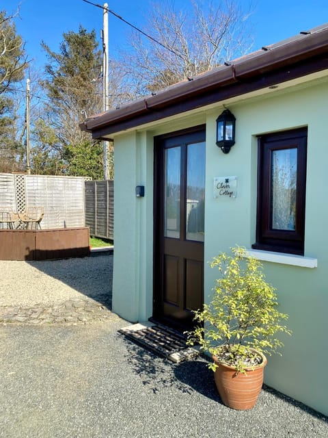 Clover Cottage House in Wales