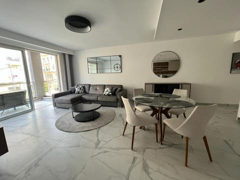 Skylark 2 Apartment with Terrace Apartment in Saint Julians