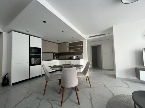 Skylark 2 Apartment with Terrace Apartment in Saint Julians