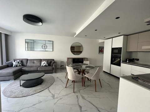 Skylark 2 Apartment with Terrace Apartment in Saint Julians