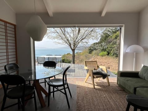 Day, Natural landscape, View (from property/room), Balcony/Terrace, Living room, Seating area, Dining area, Sea view