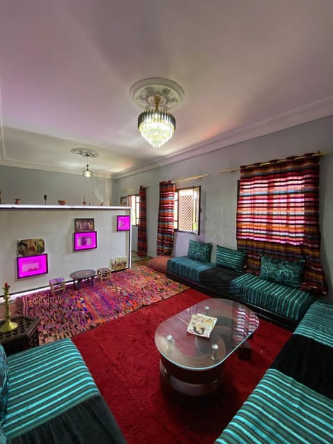 Communal lounge/ TV room, TV and multimedia, Living room, Seating area
