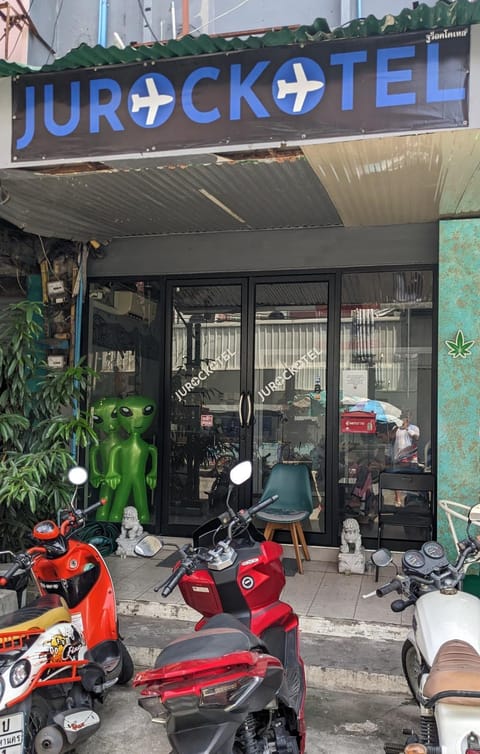 Property building, Facade/entrance