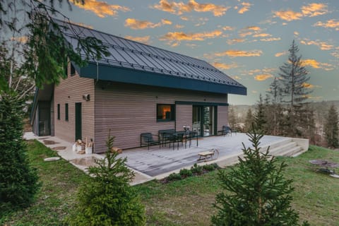 Property building, Day, Natural landscape, Garden view