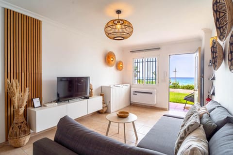 TV and multimedia, Living room, Seating area, Sea view