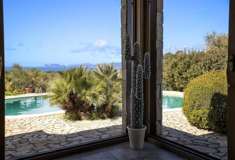 ClickSardegna Villa Paraiba fronte mare per 12 persone Villa in Sardinia