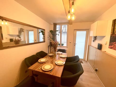 Maison hyper centre avec parking 7 mn à pied de la gare de Rouen Apartment in Rouen