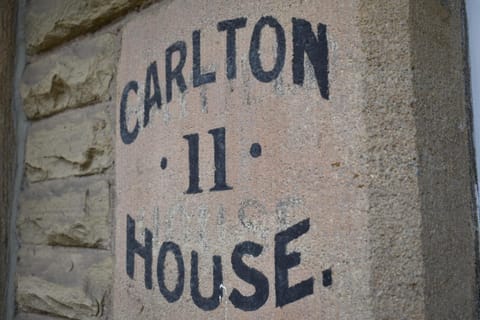 Carlton House - Spacious 4 Bed Victorian townhouse House in Harrogate