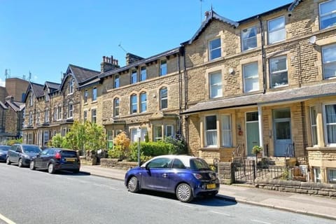 Property building, Neighbourhood, Street view, Location