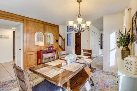 4 Mi to Joe Pool Lake Home in Grand Prairie House in Arlington