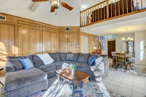 4 Mi to Joe Pool Lake Home in Grand Prairie House in Arlington