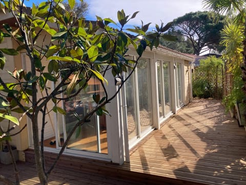 Patio, Garden, Tennis court, Garden view, concierge, furniture, locker