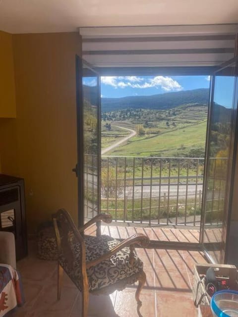View (from property/room), Balcony/Terrace, Living room
