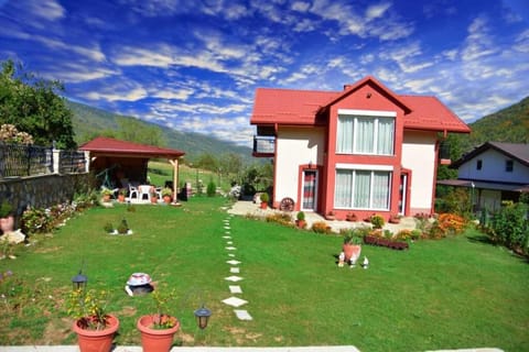 Villa KIKO Mountain Village Villa in Municipality of Bitola, North Macedonia