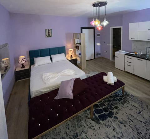 Bed, Kitchen or kitchenette, Bedroom, minibar