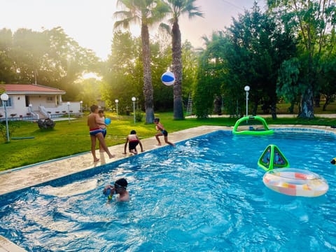 Garden, Swimming pool, children