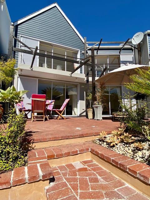 Property building, Patio, Patio, BBQ facilities, BBQ facilities, Garden, Garden, View (from property/room), View (from property/room), Balcony/Terrace, Garden view, Garden view, Lake view, Lake view, Inner courtyard view