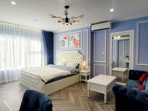 Bed, Living room