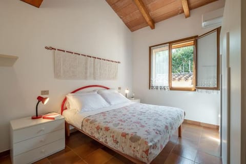 [Sea view- 5 minutes from the beach] Garden, Wi-Fi, bbq House in Costa Rei