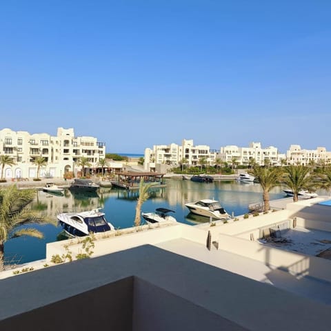 Day, Activities, Lake view, River view, Sea view, Location