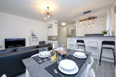 Virgo Suite Apartment Apartment in Desenzano del Garda