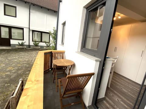 Patio, Balcony/Terrace, Seating area