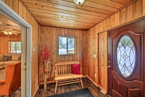 Family-Friendly Sagle Vacation Rental with Deck House in Idaho
